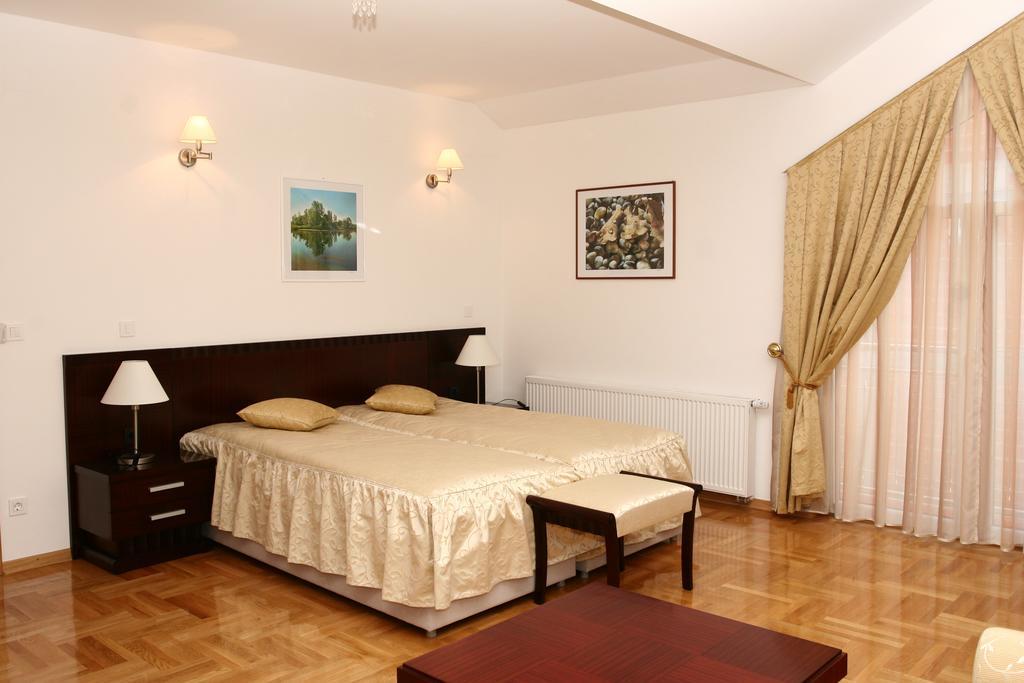 Apartmani Marbis Koprivnica Habitación foto