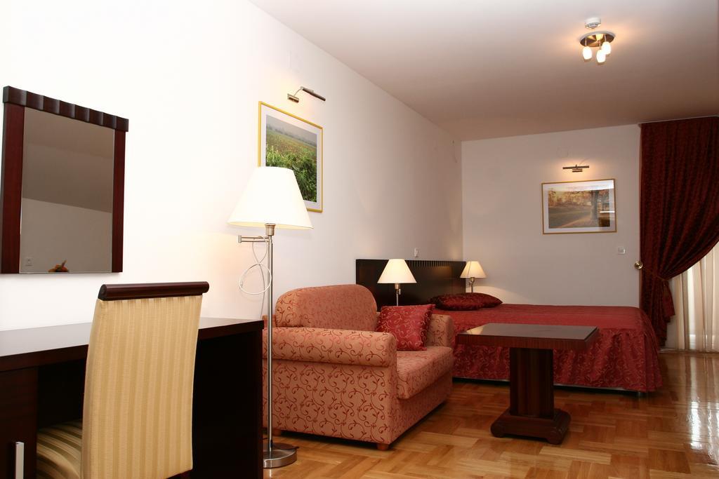 Apartmani Marbis Koprivnica Habitación foto
